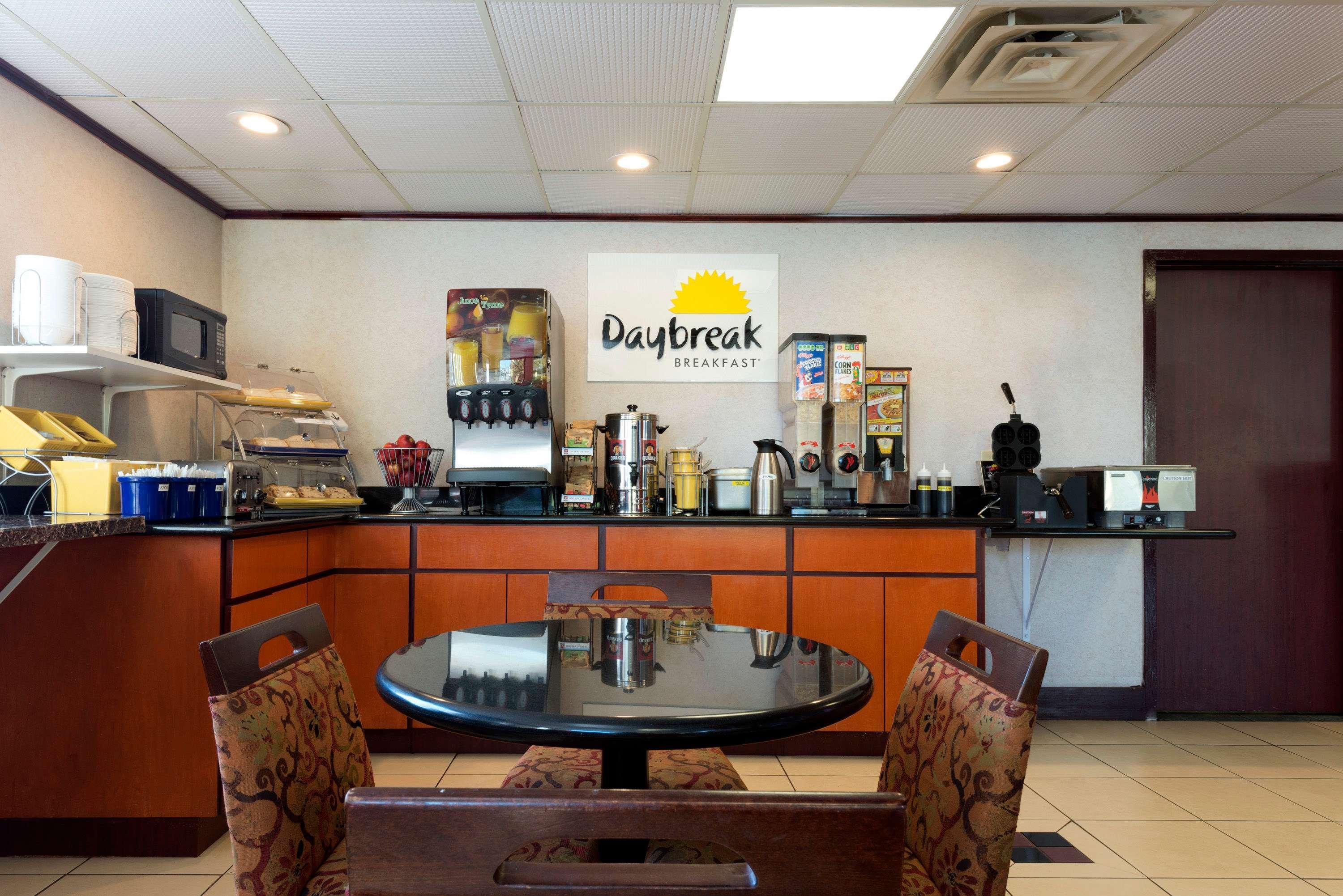 Days Inn By Wyndham Tonawanda/Buffalo Экстерьер фото