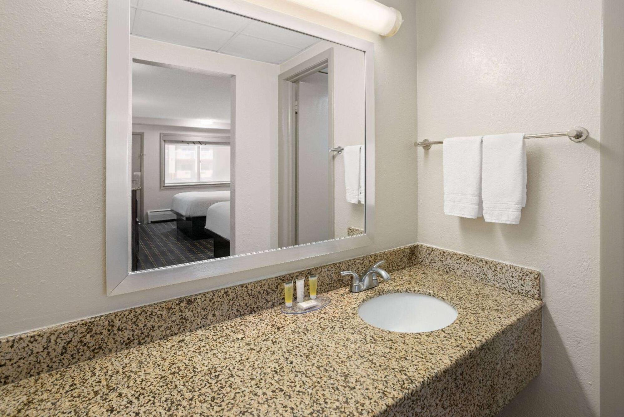 Days Inn By Wyndham Tonawanda/Buffalo Экстерьер фото